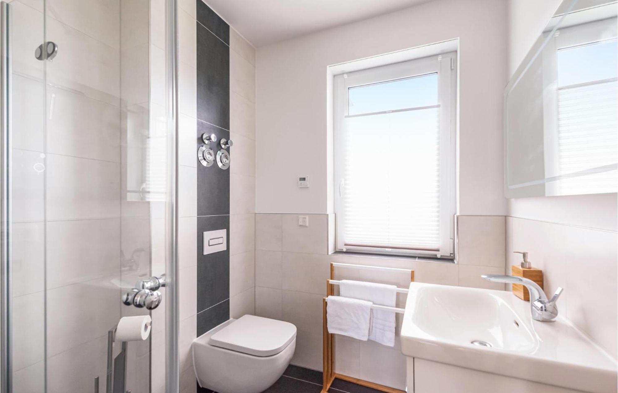 Nice Apartment In Rechlin With House Sea View Luaran gambar
